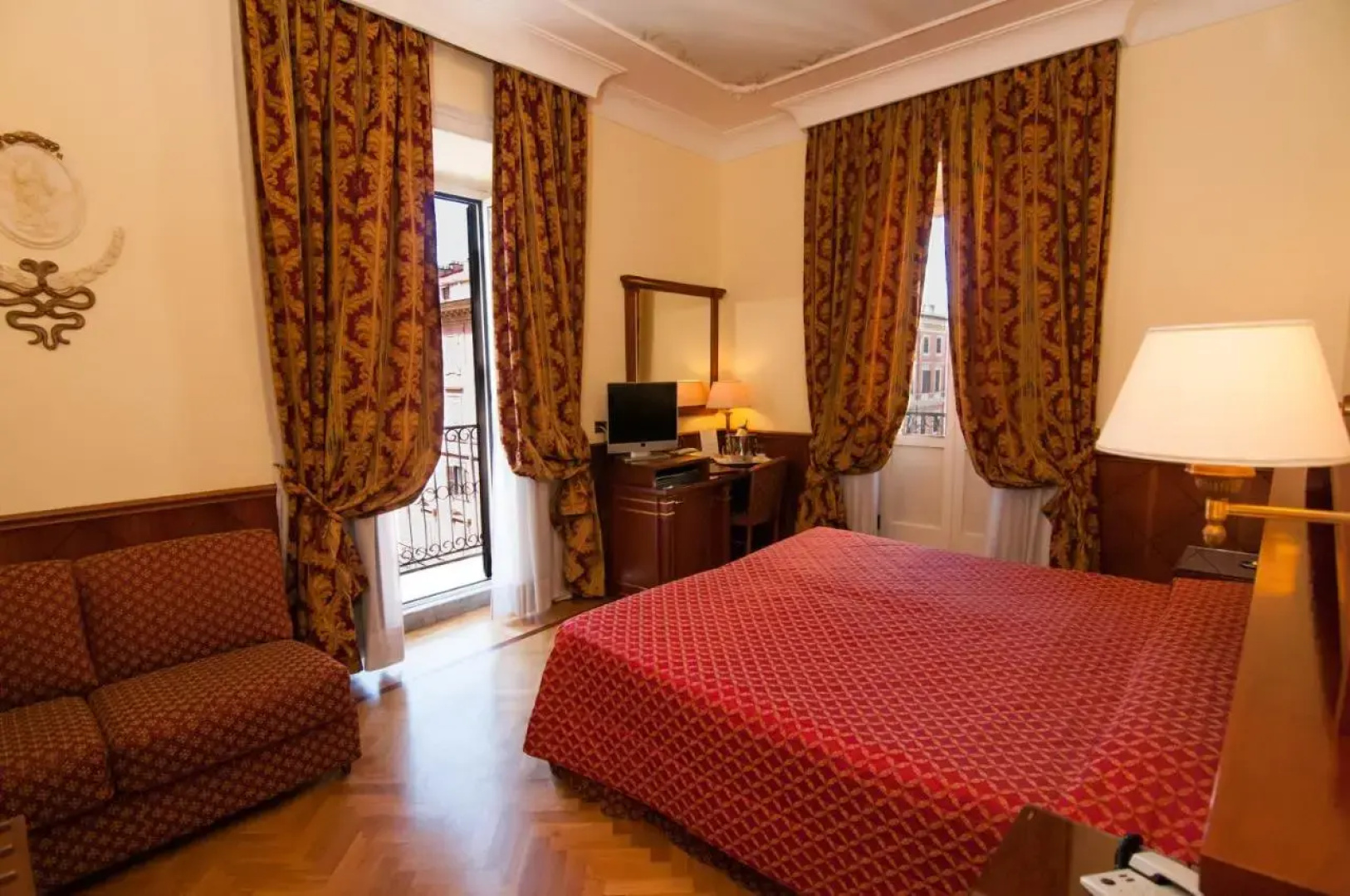 Отель Palladium Palace