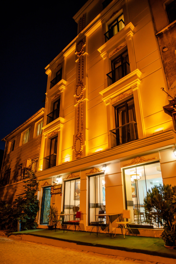 Отель The Camelot