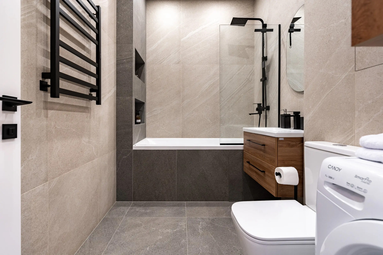 Квартира с Дизайнерским Интерьером с Террасой на Берегу Невы