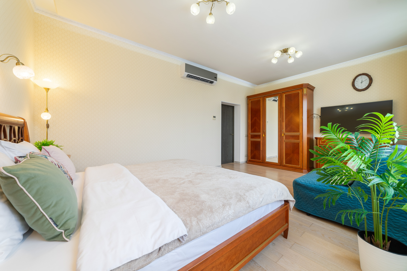 Квартира с двумя террасами и бассейном