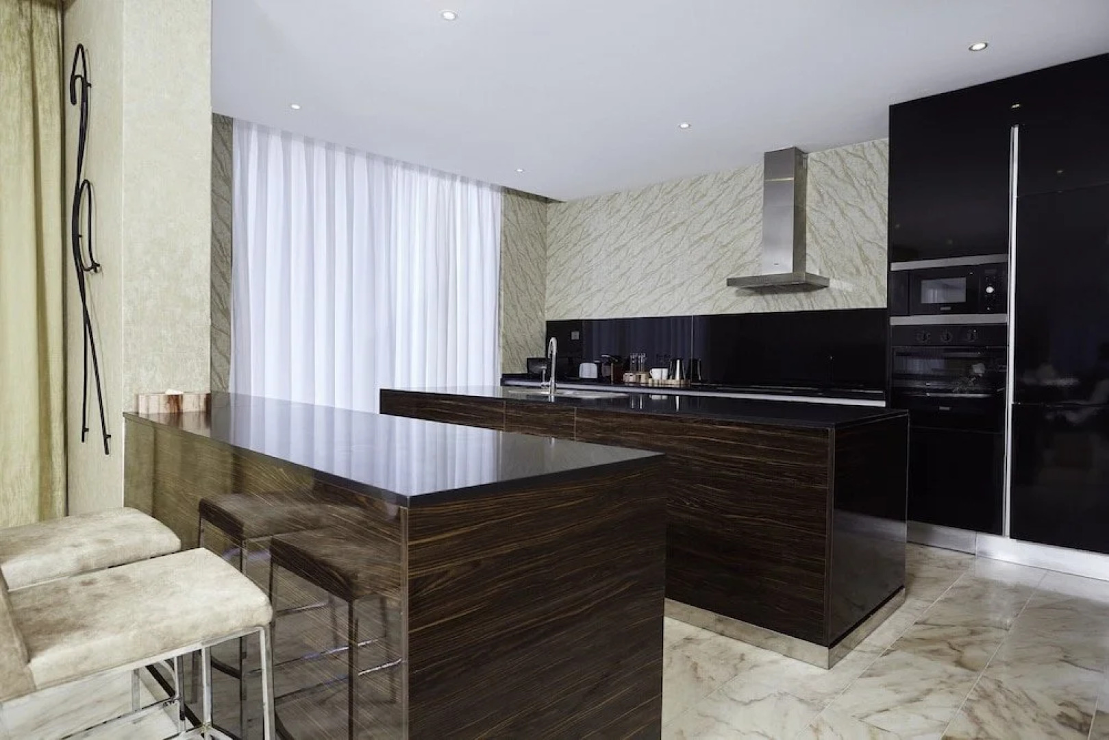 Отель Bel Air Crest Hotel & Suites