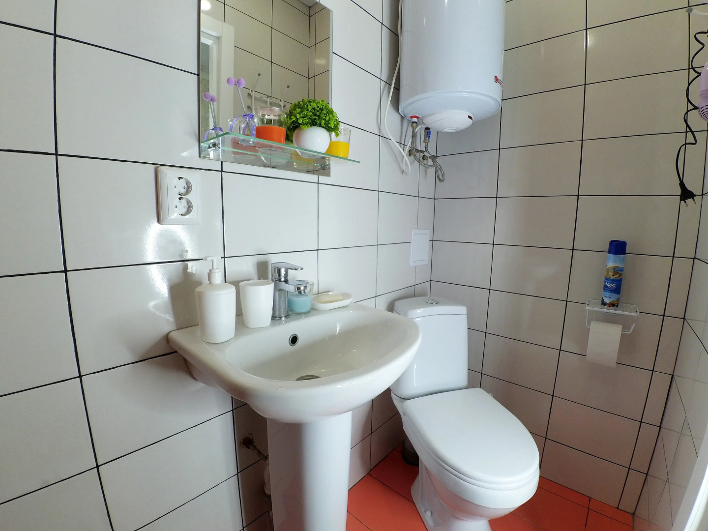 Студия 1 Тат Хаус на улице Нурсултана Назарбаева 9 в центре города у станции метро