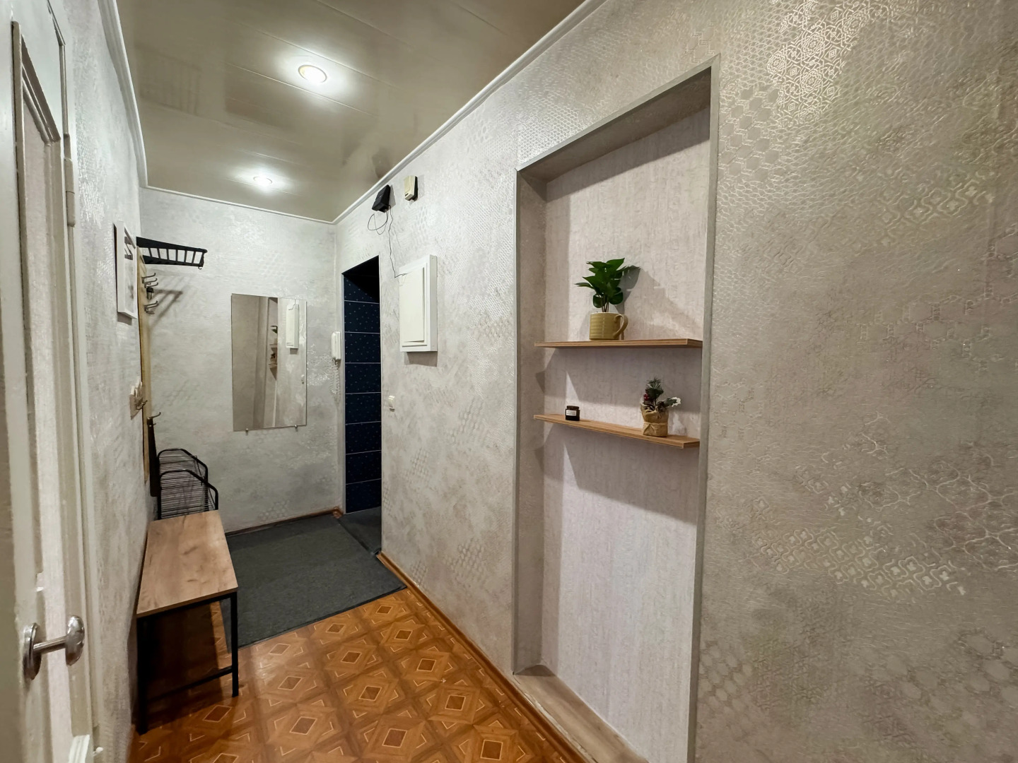 Квартира 2-комнатная на Коминтерна 22