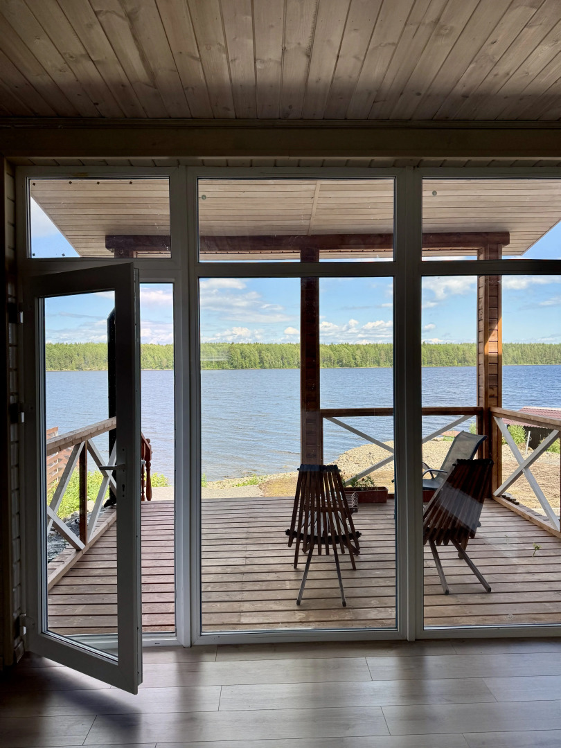 Частный дом у озера Онежская Горка