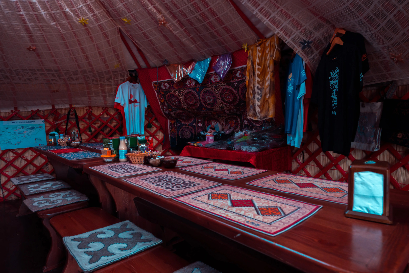 Глэмпинг “AK-SAI TRAVEL” yurt camp at Son Kul lake