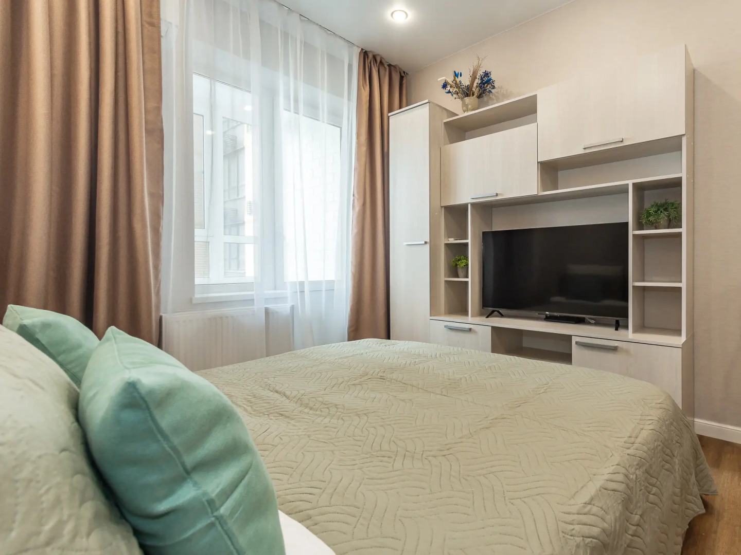 Квартира Студия Нефрит в доме бизнес-класса рядом с ЦГБ