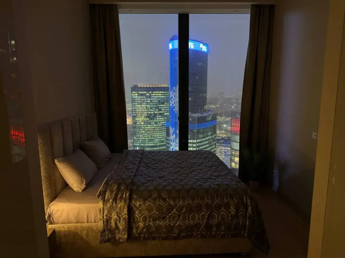 Апартаменты Sky City Moscow Роскошный апартамент с видом на башни на 61 этаже!
