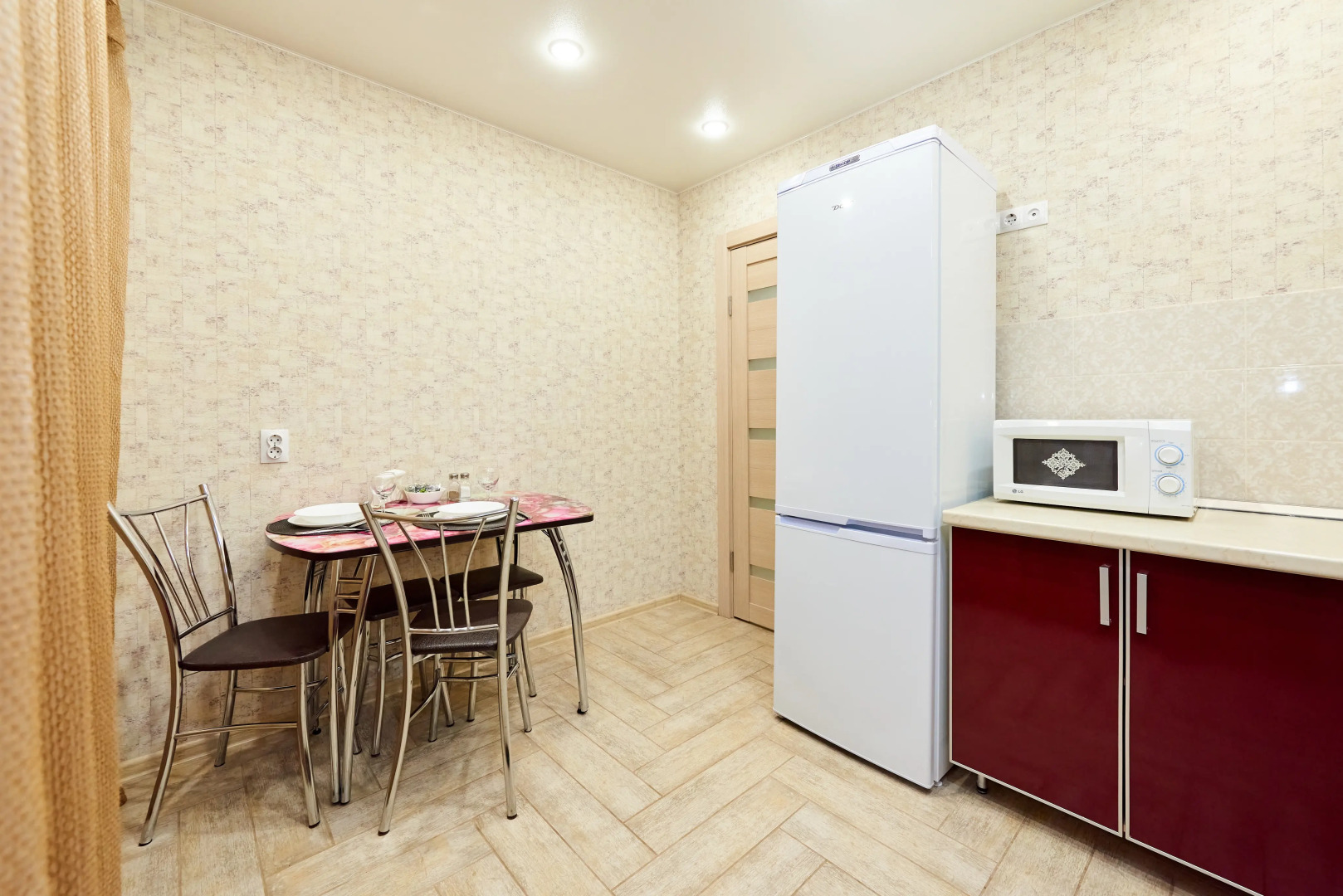 Двухкомнатные Апартаменты Sutki VIP на Тамбовской