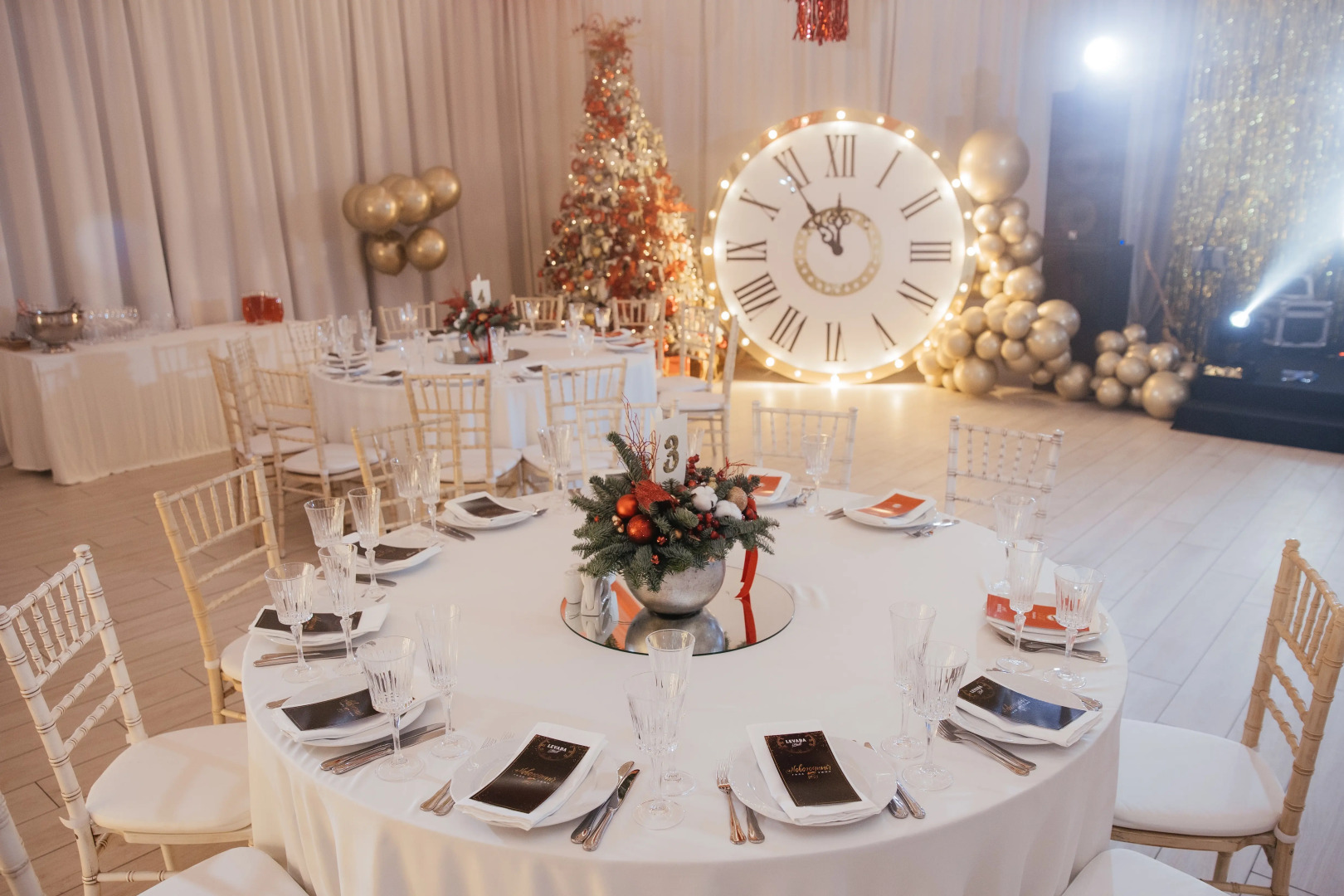 Отель Левада