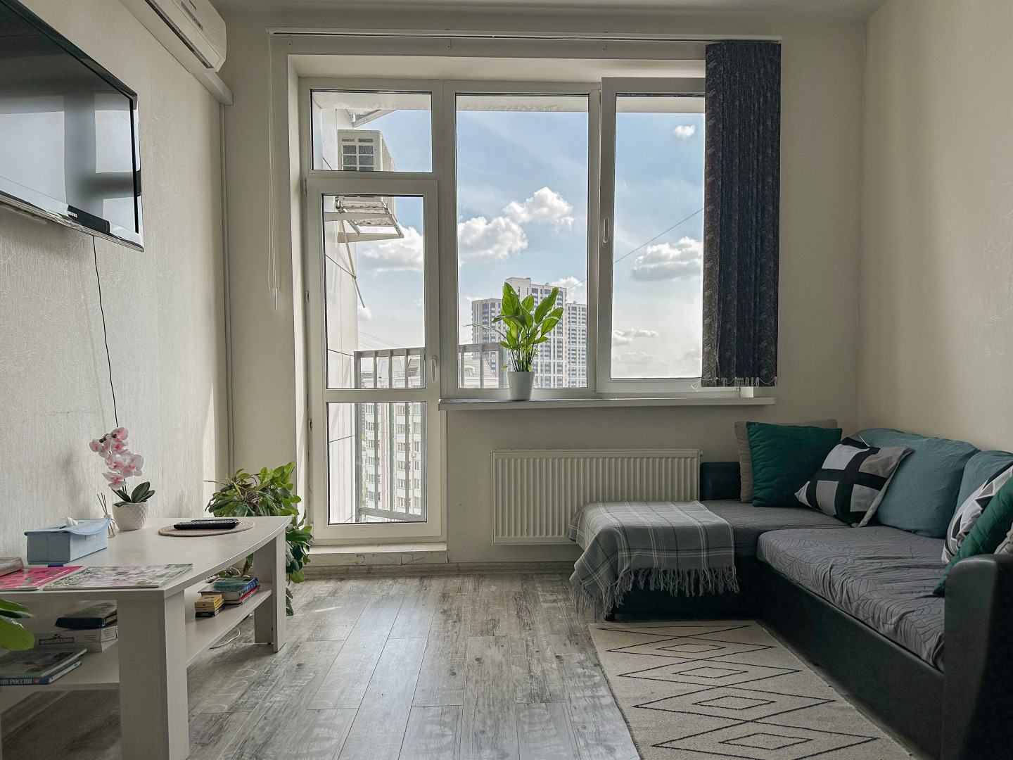 Апартаменты Комфортные светлые апартаменты у метро Беломорская