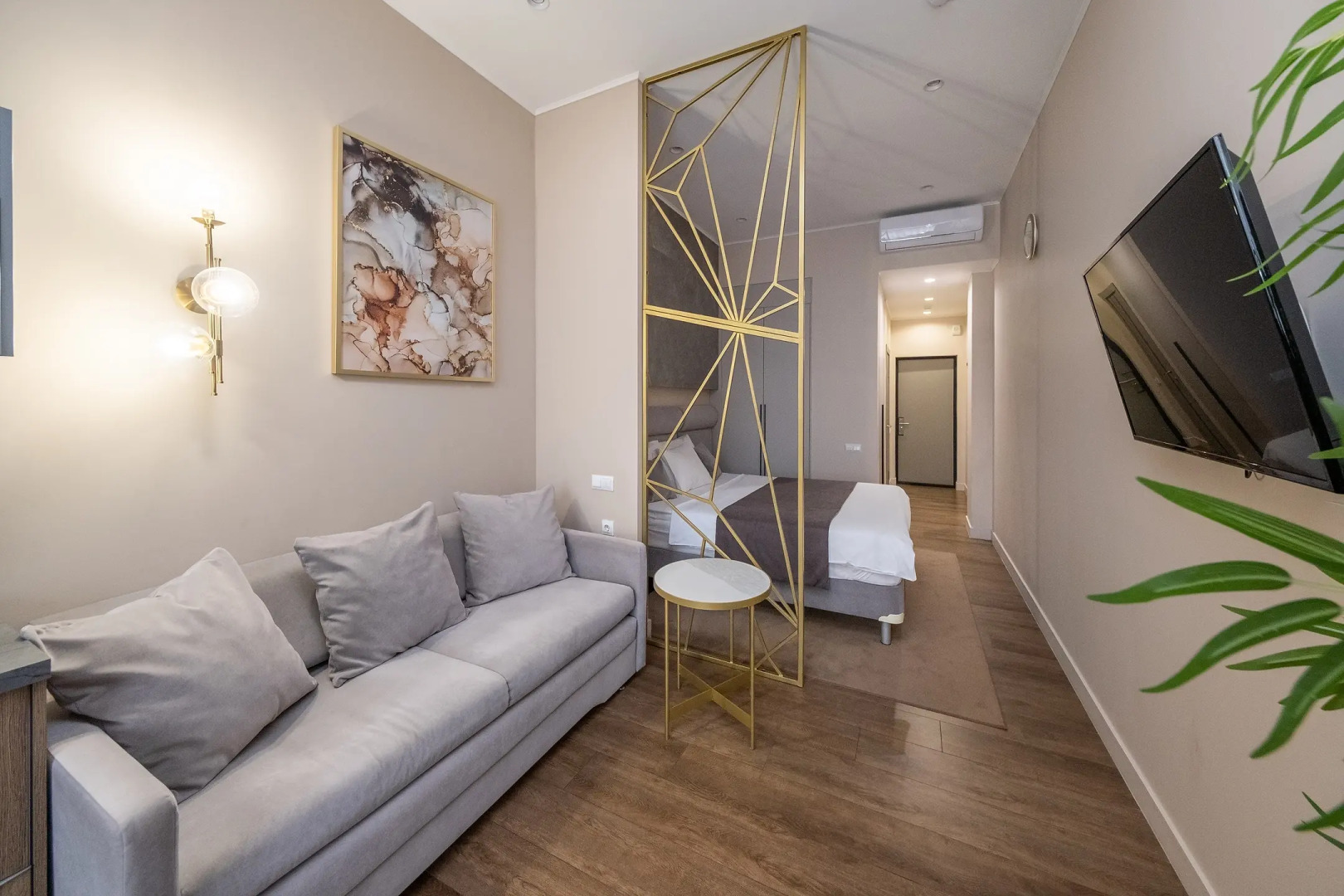 Апартаменты Миррор