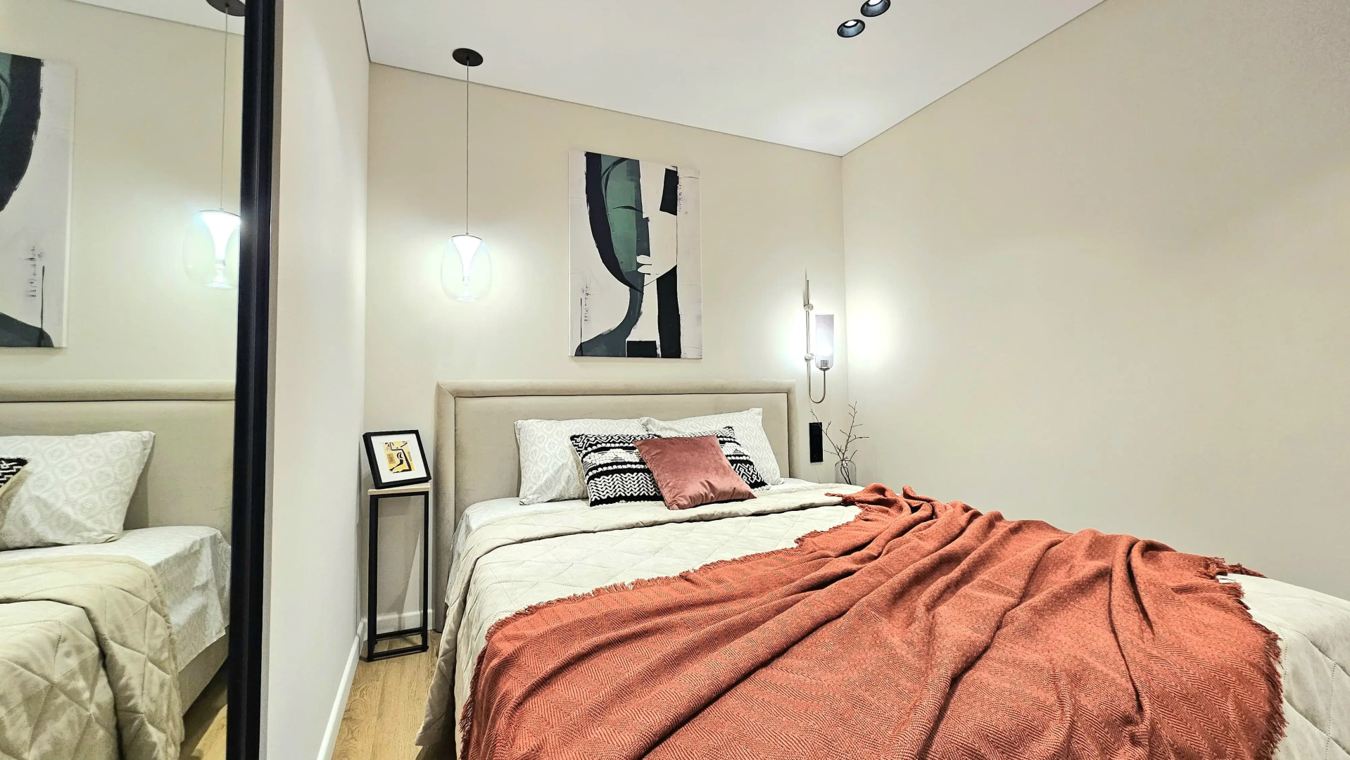 Квартира с Дизайнерским Ремонтом в Центральной Части Города от Urban Apartments