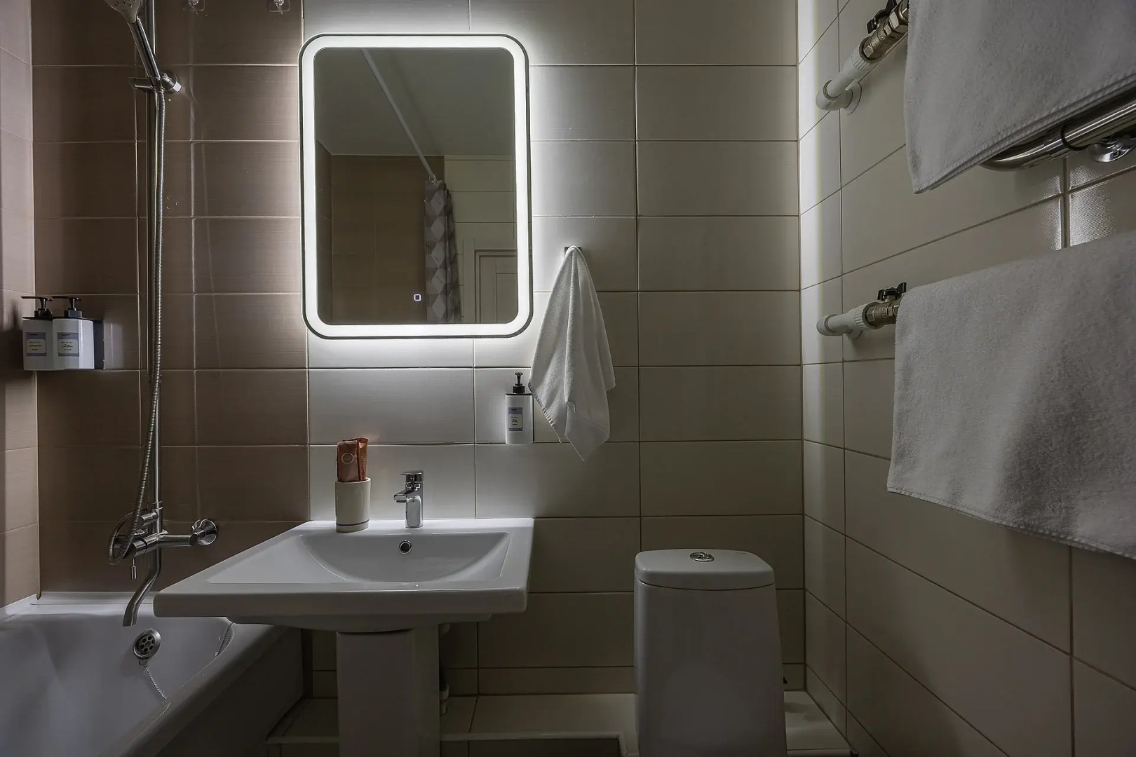 Апартаменты Как Дома на Академика Сахарова Рядом с Лесопарком Щёлковский Хутор