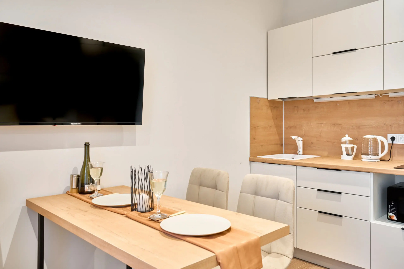 Апартаменты Светлая квартира с парковкой между Курской и Таганской, Земляной Вал