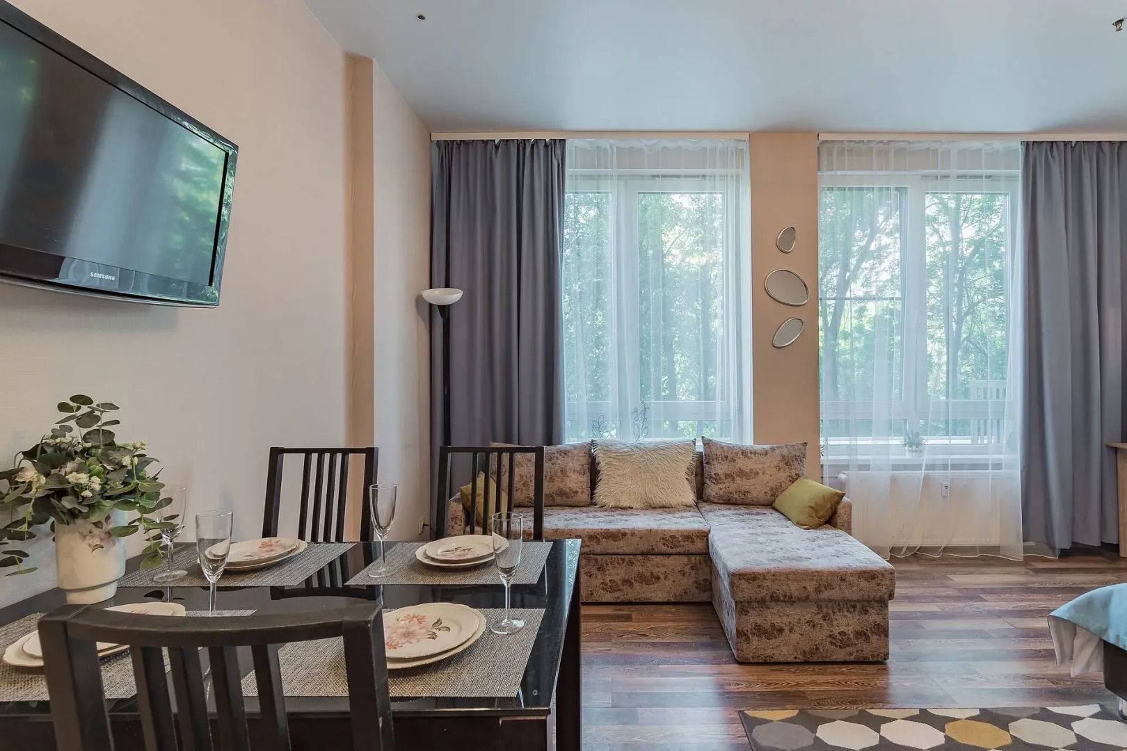 Апартаменты Просторные в Kм Tower Plaza 229