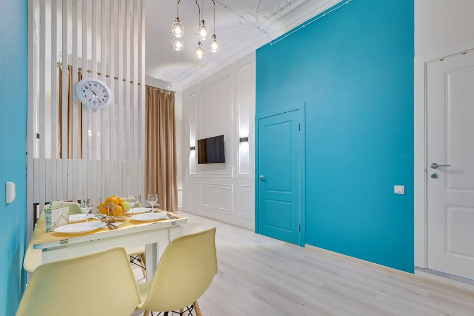 Апартаменты Бирюза и Подсолнух ВПитер на сутки 1