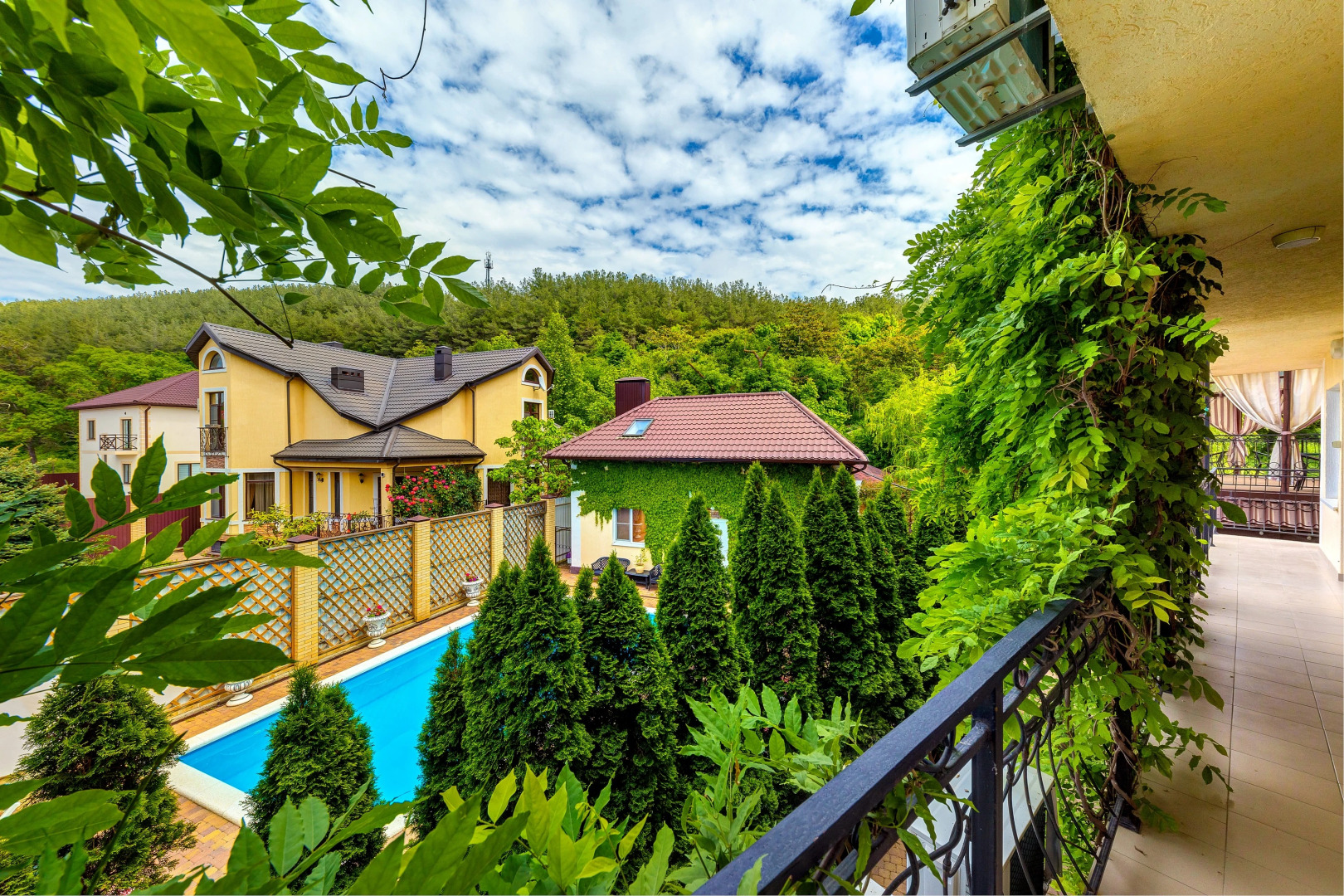 Отель Ашамба