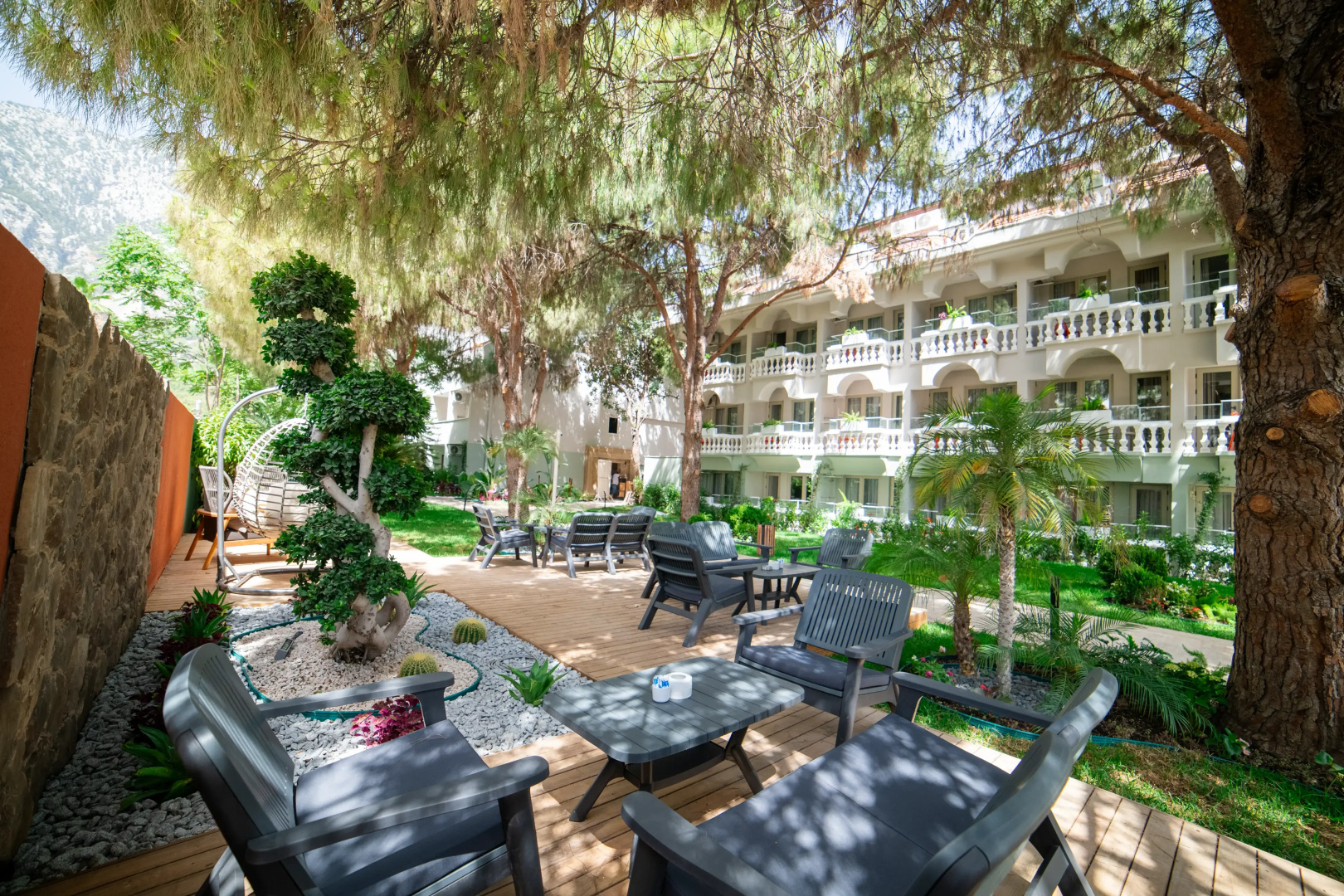 Rose Garden Premium Hotel
