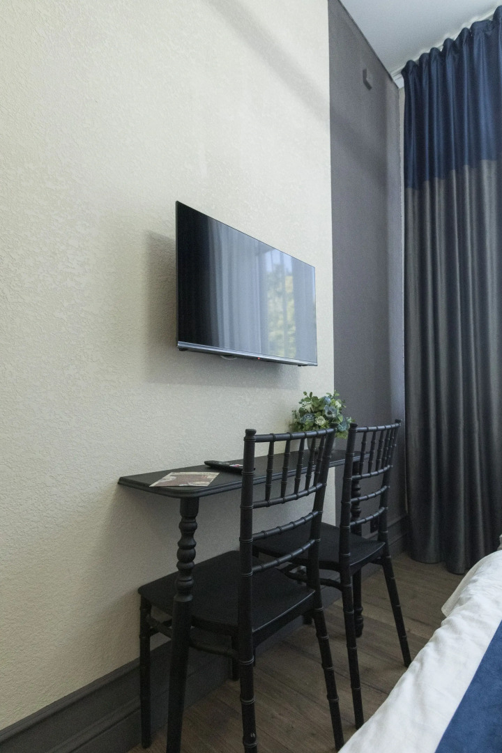 Отель "Перрон"