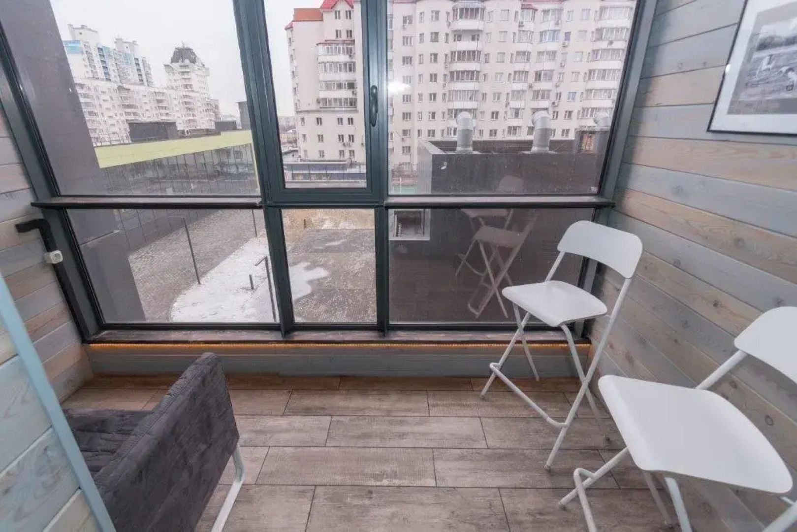 Апартаменты в Центре Города у Нарымского Сквера 1