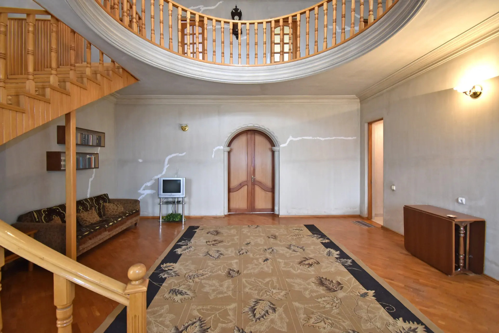 6 комнатный особняк с видом на сад