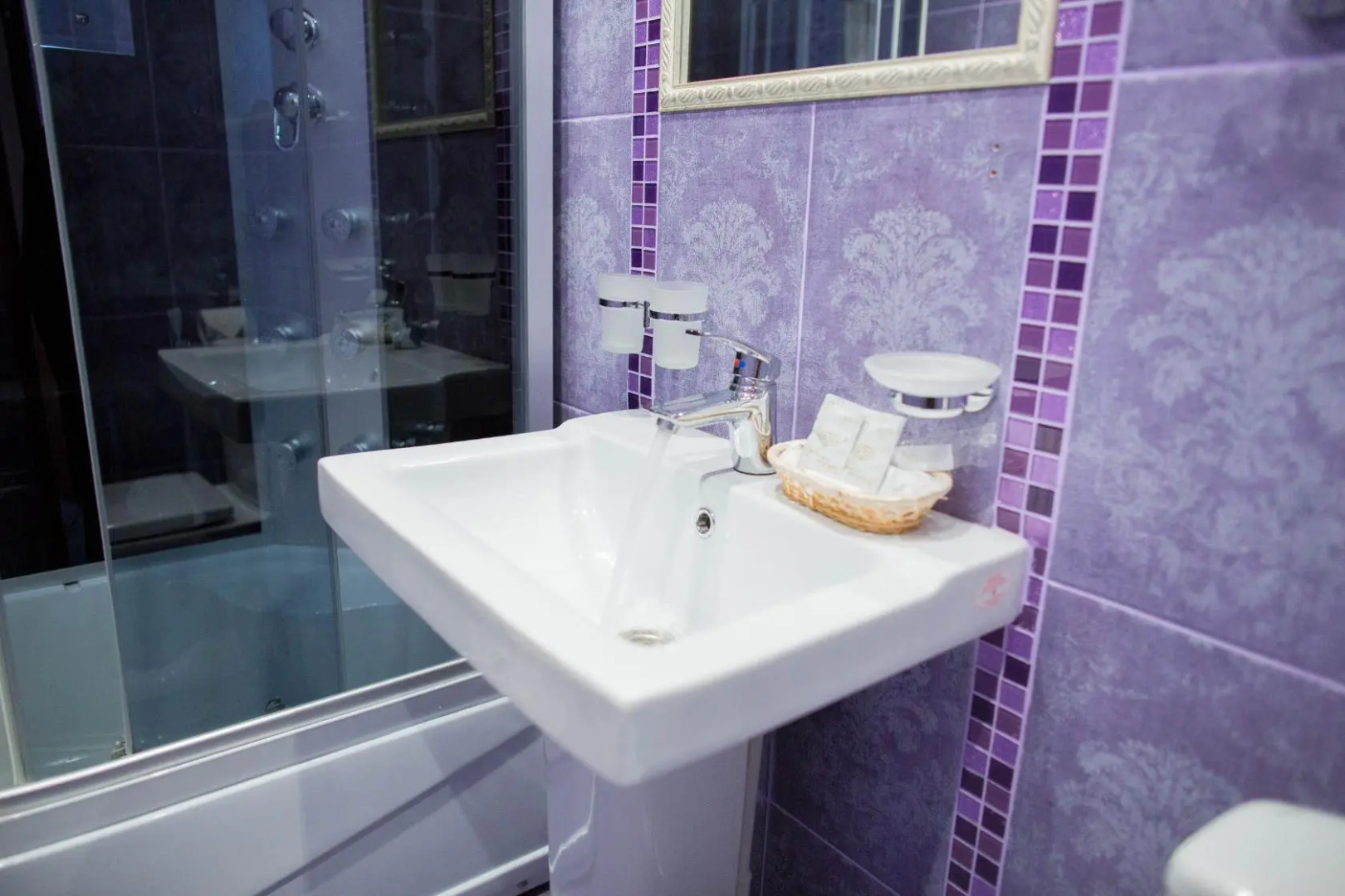 Отель Золотая Лилия