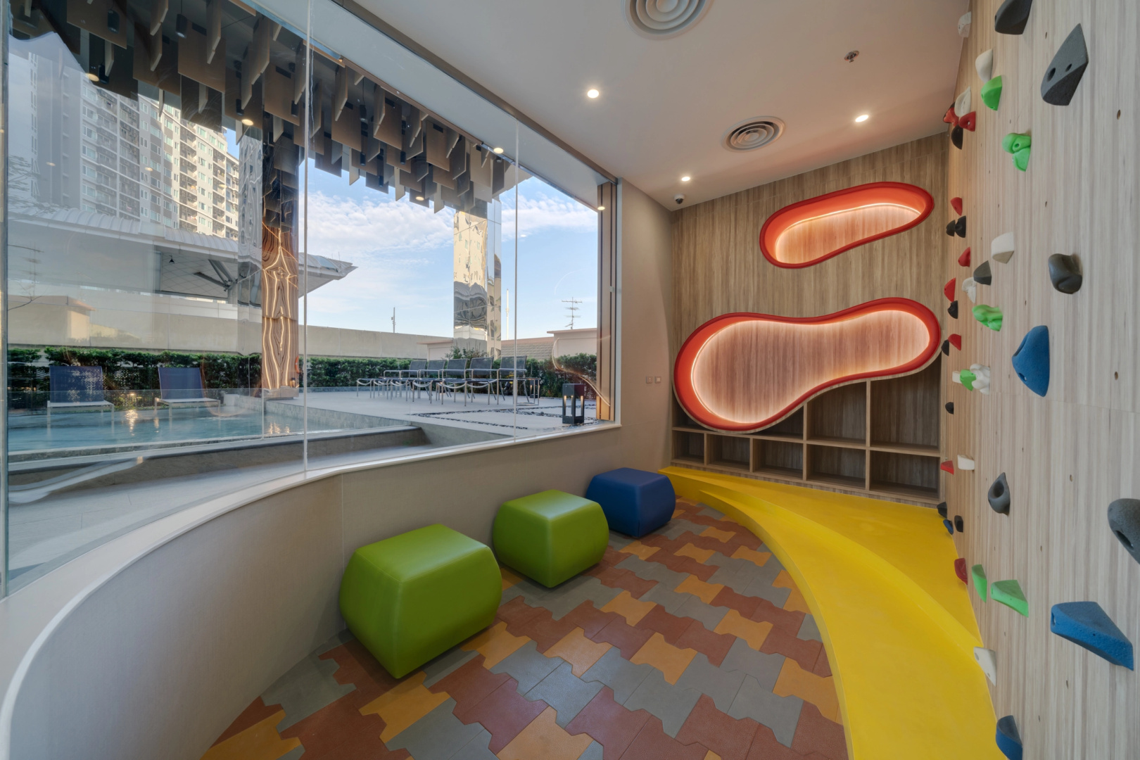 Отель Oakwood Suites Tiwanon Bangkok