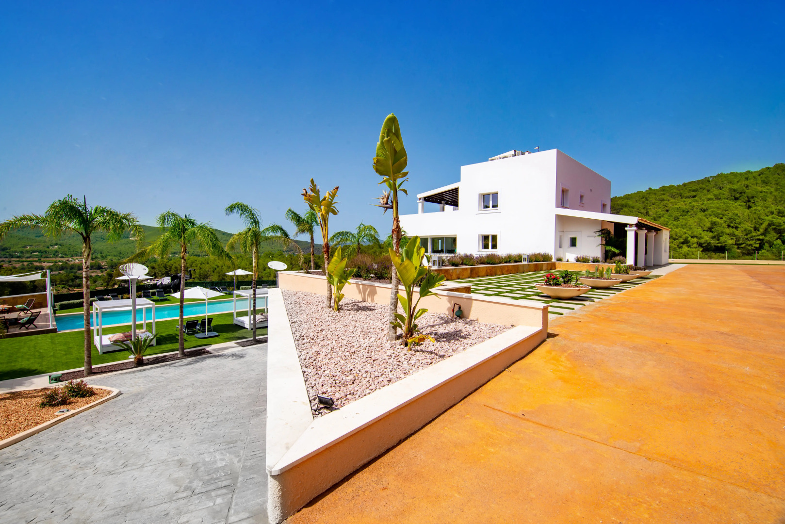 Villa Can Flowers