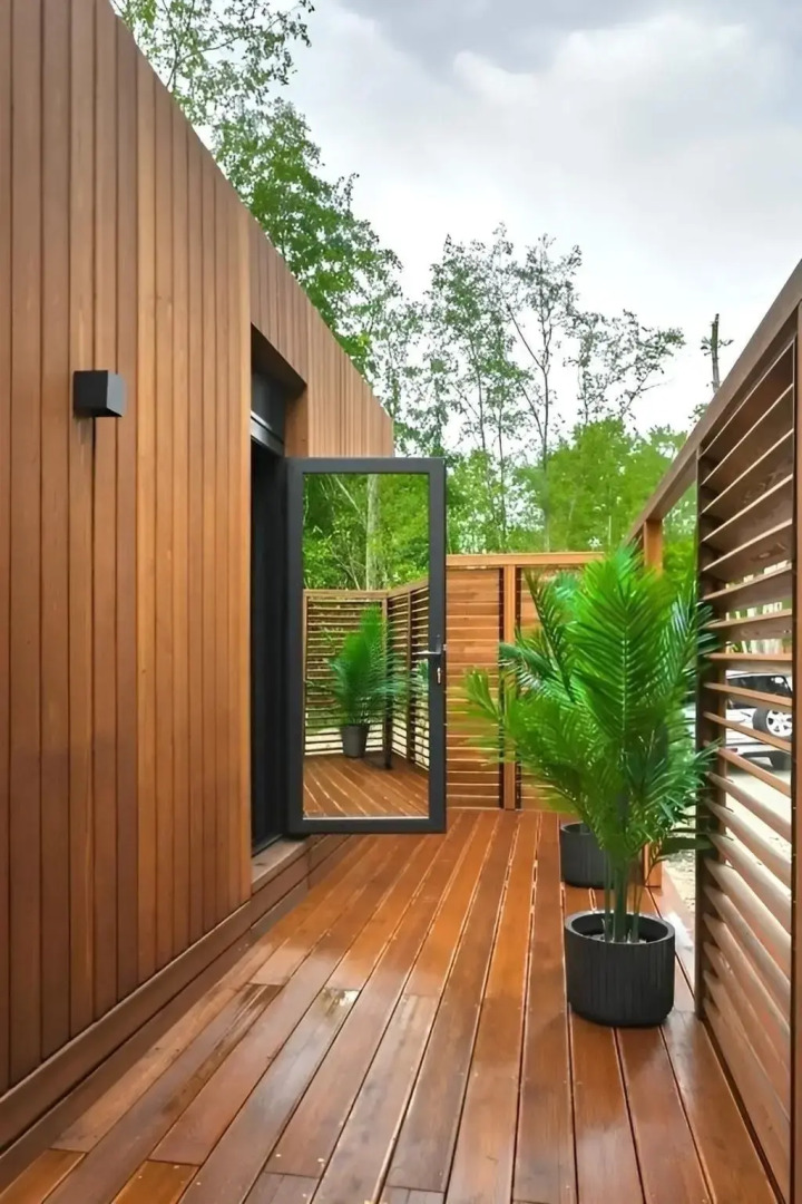 Частный Дом на Берегу Реки с Авторским Дизайном