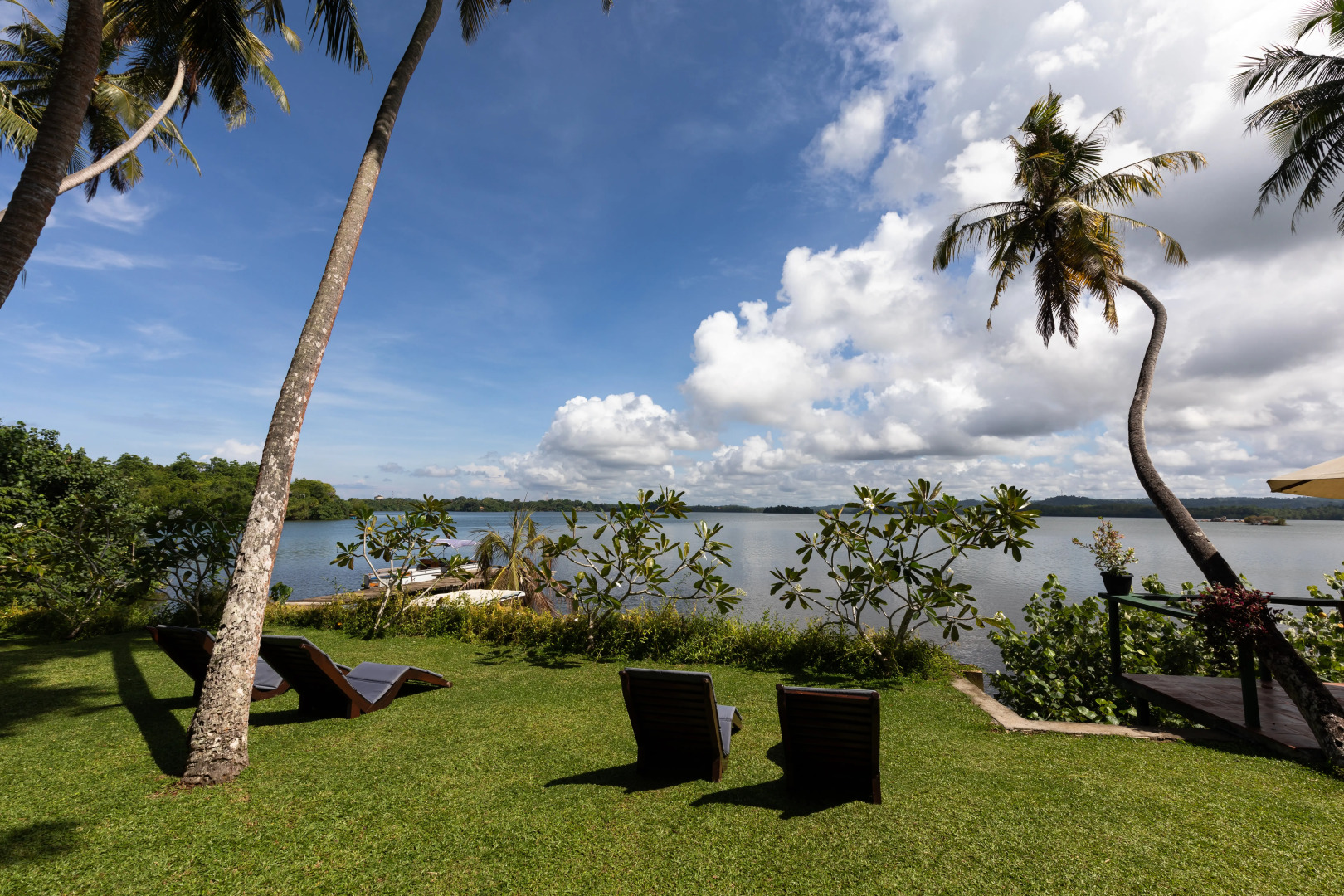 Вилла South Point Cottage 3 bedrooms Lake front