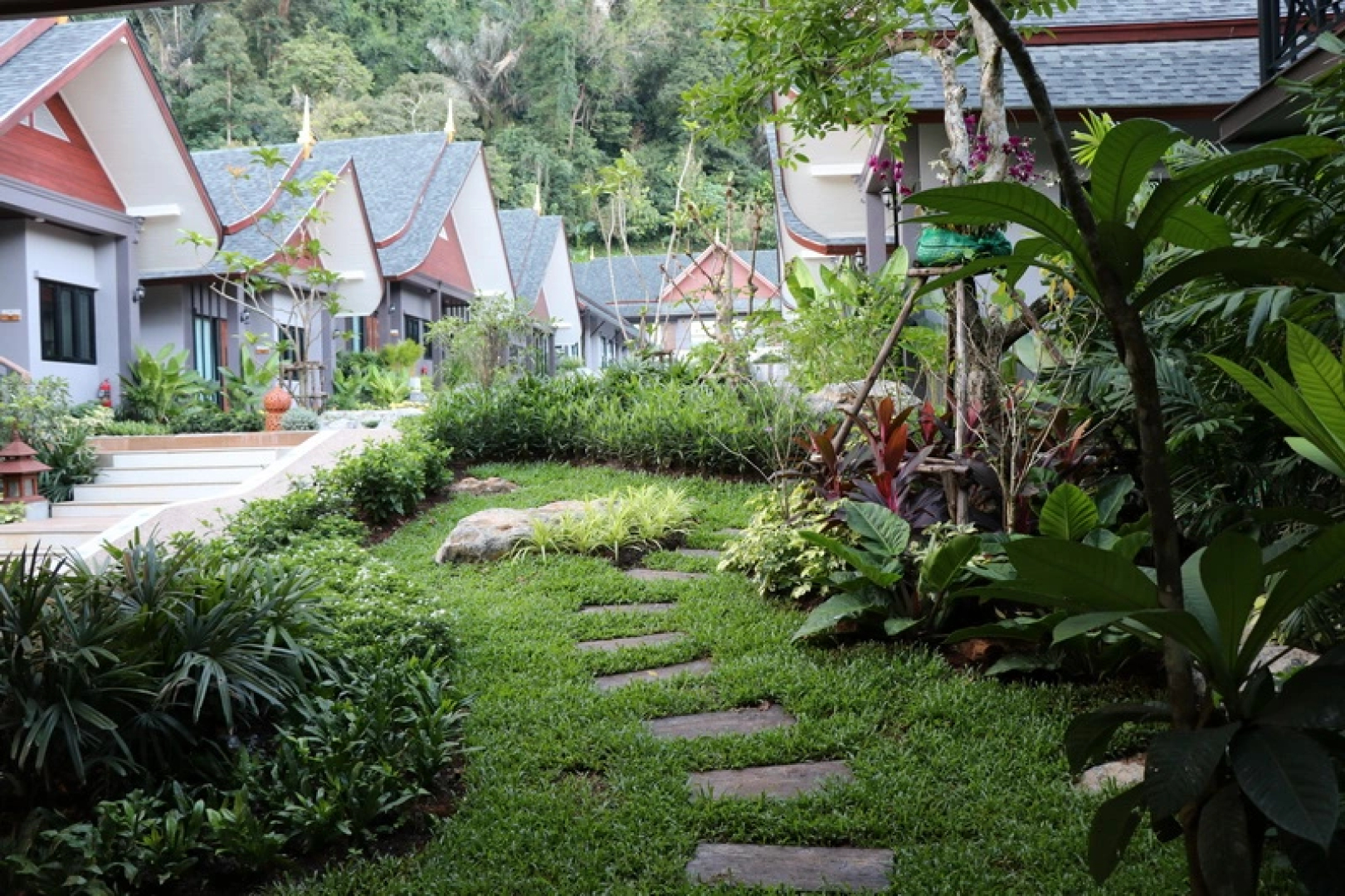 Отель The Scene Cliff View Villas
