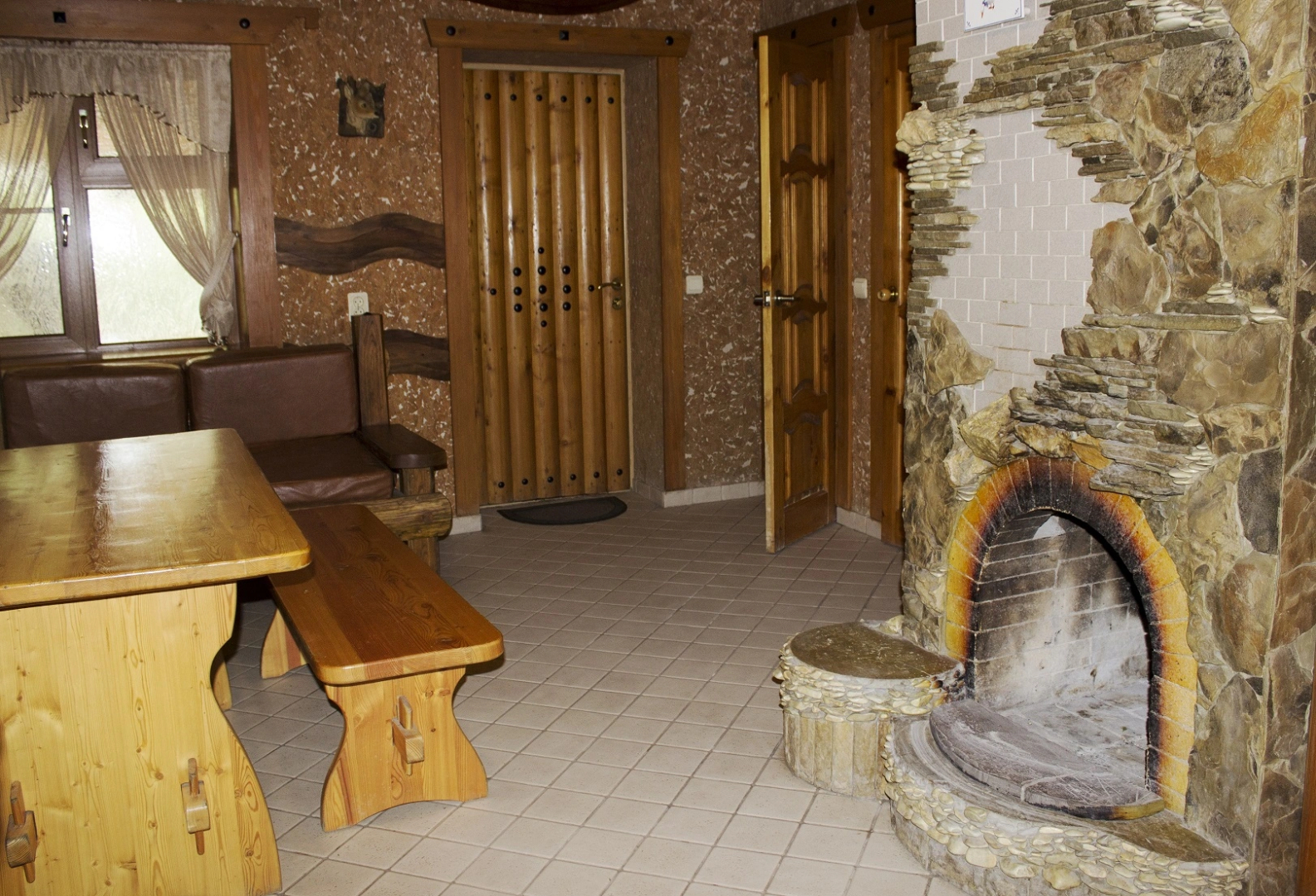 Okhotnichiy Club