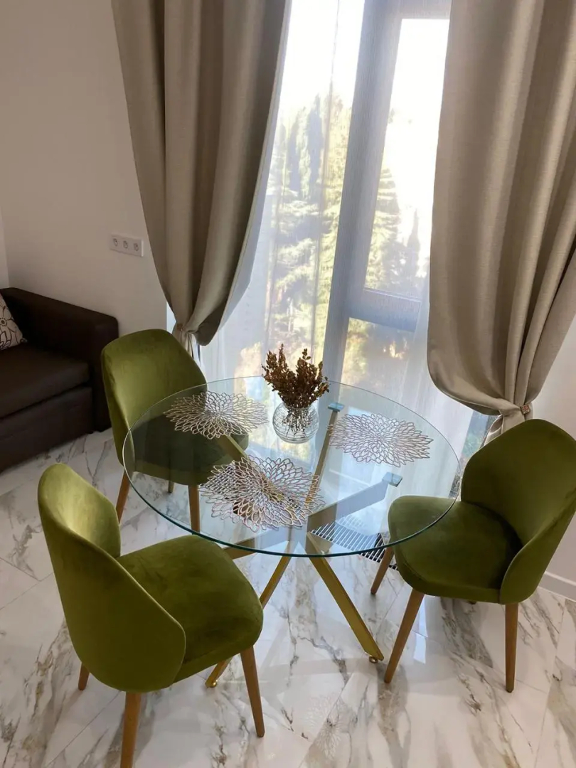 S Basseynom ZHK Metropol Apartments