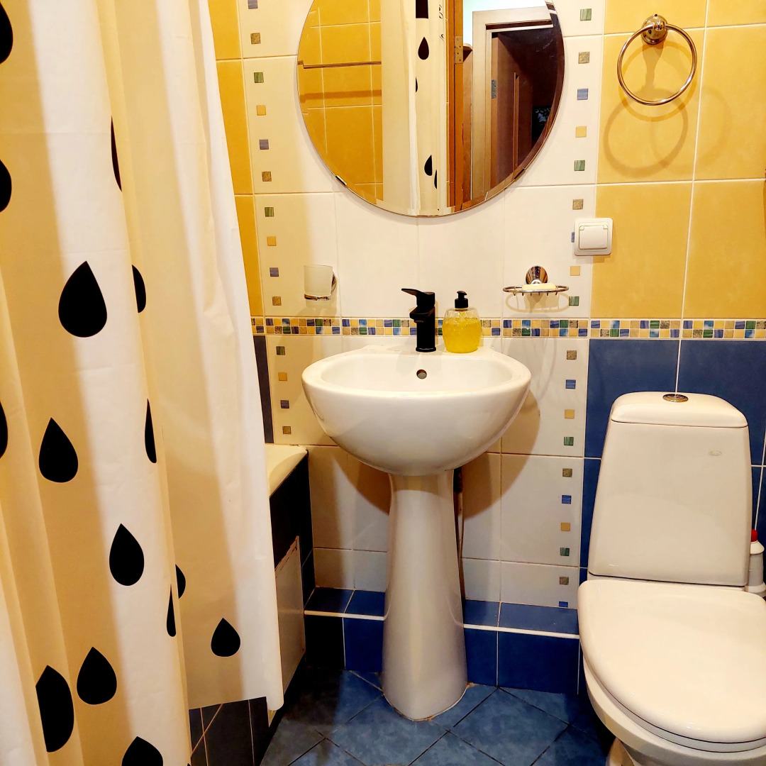 Апартаменты Квартира в центре с качелями на веранде рядом с колесом обозрения