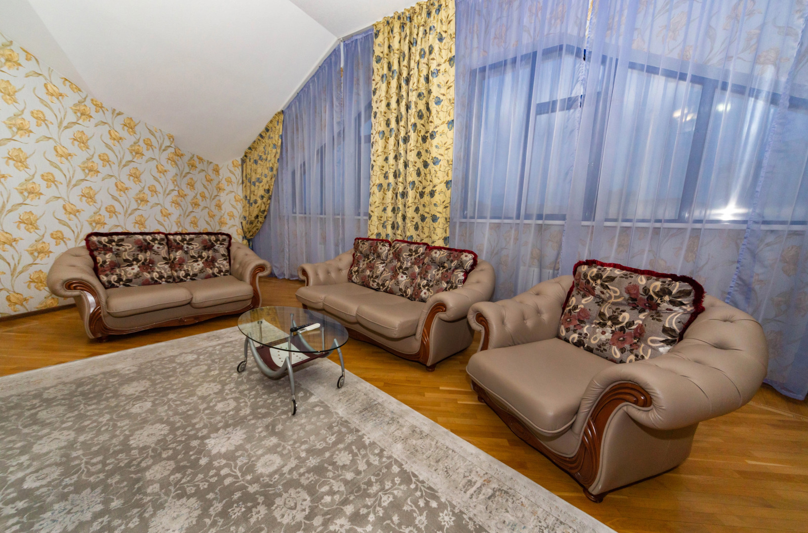 Отель Золотая Империя