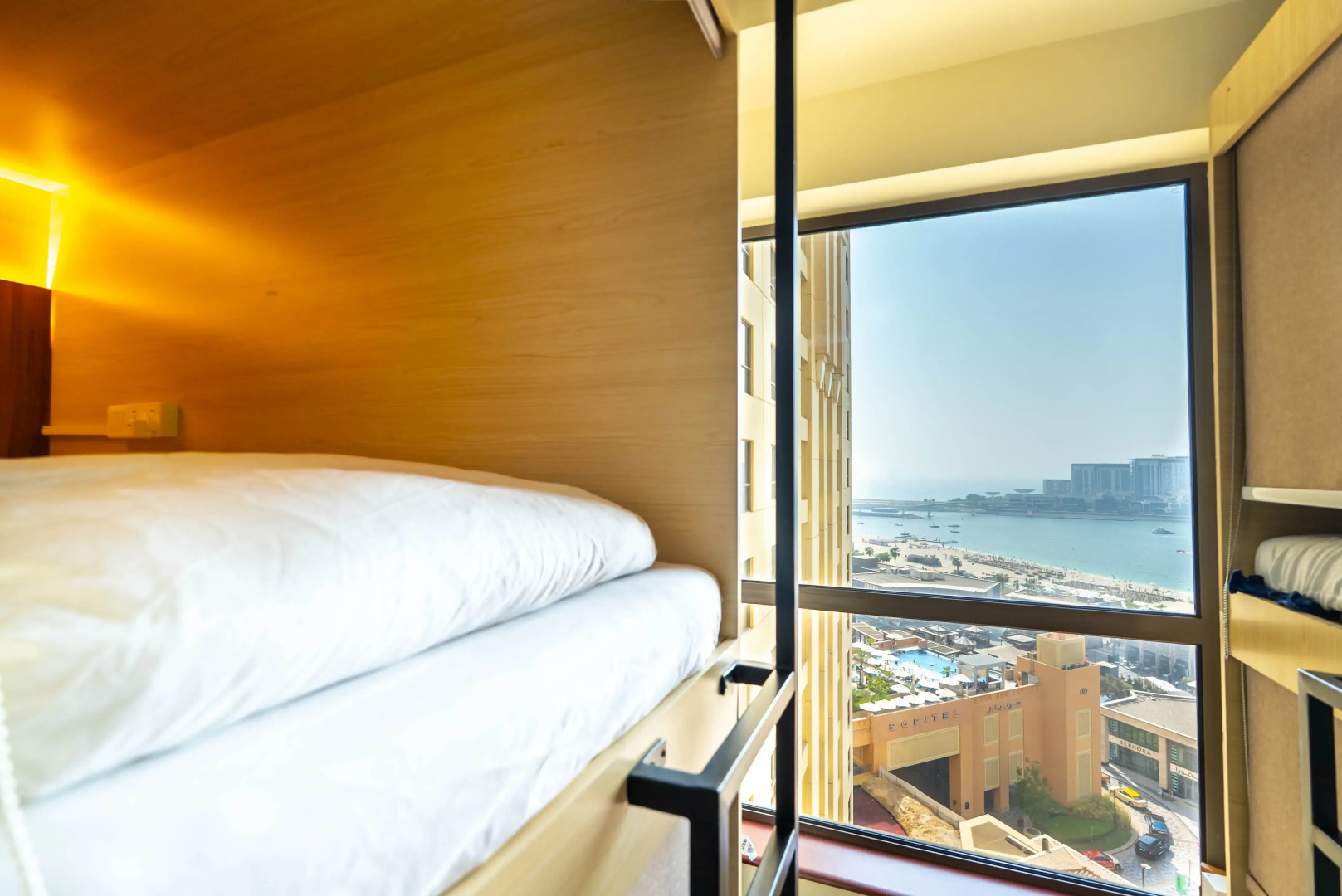 Хостел Boris Capsule JBR