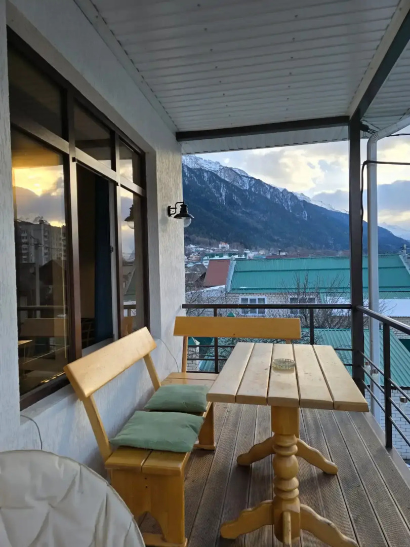 Квартира с видом на горы на улице Энгельса 15