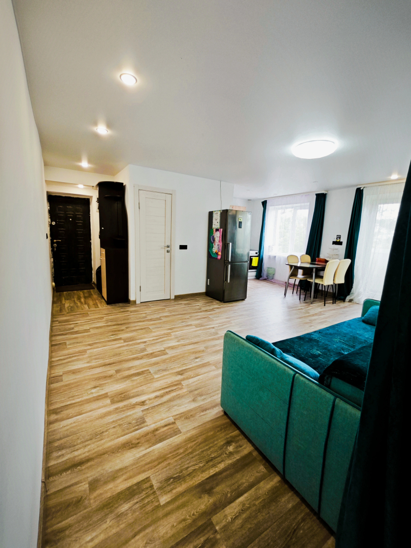 Квартира трёхкомнатная