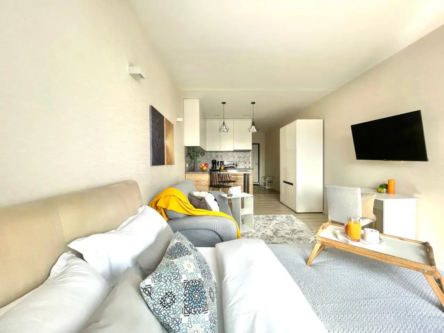 Апартаменты Студия День Ночь с Видом На Горы