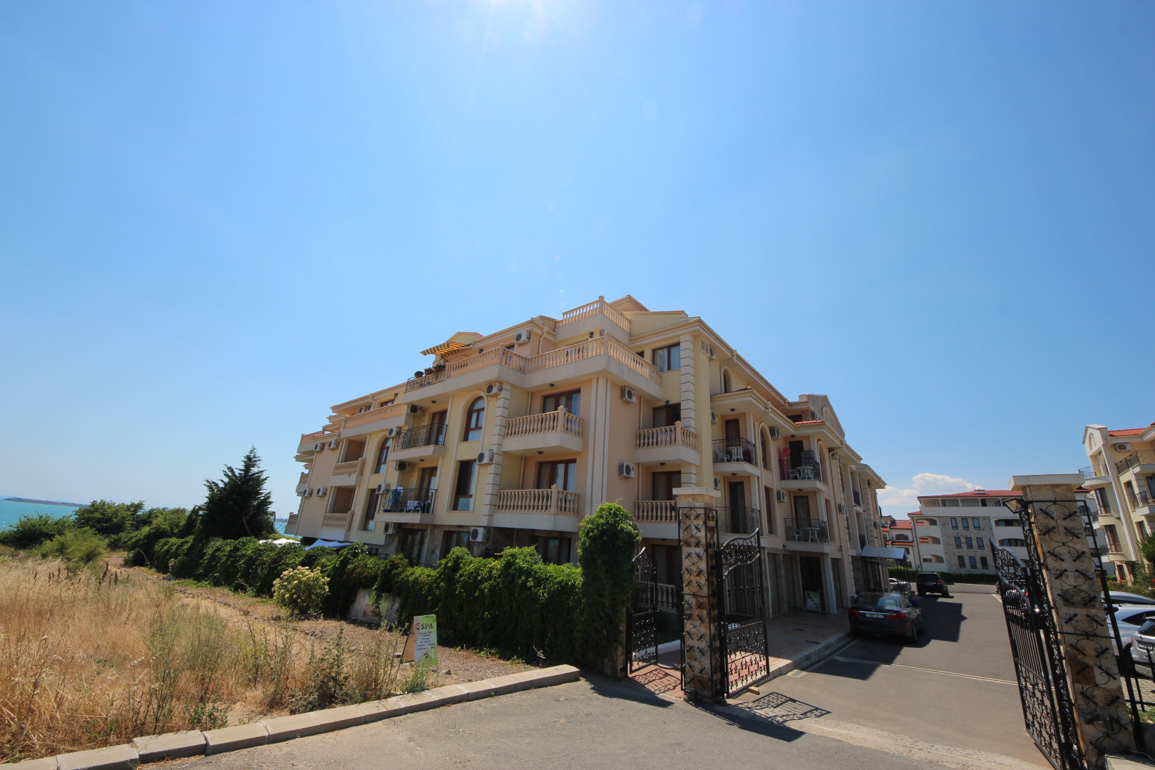 Апартаменты Menada Royal Bay