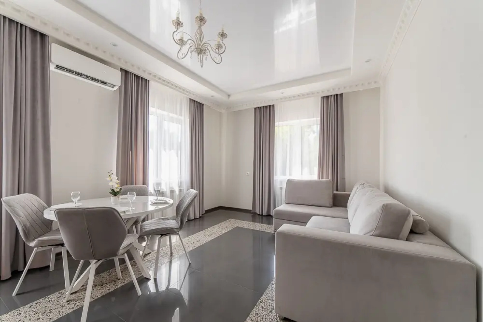 Апартаменты на улице Коммуны 2