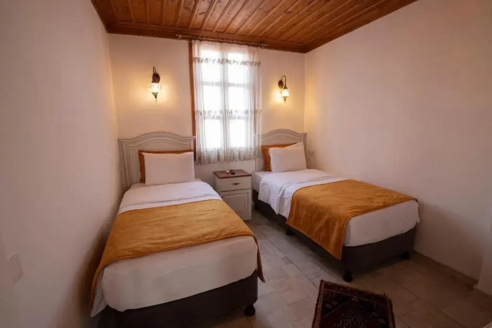 Отель White Garden