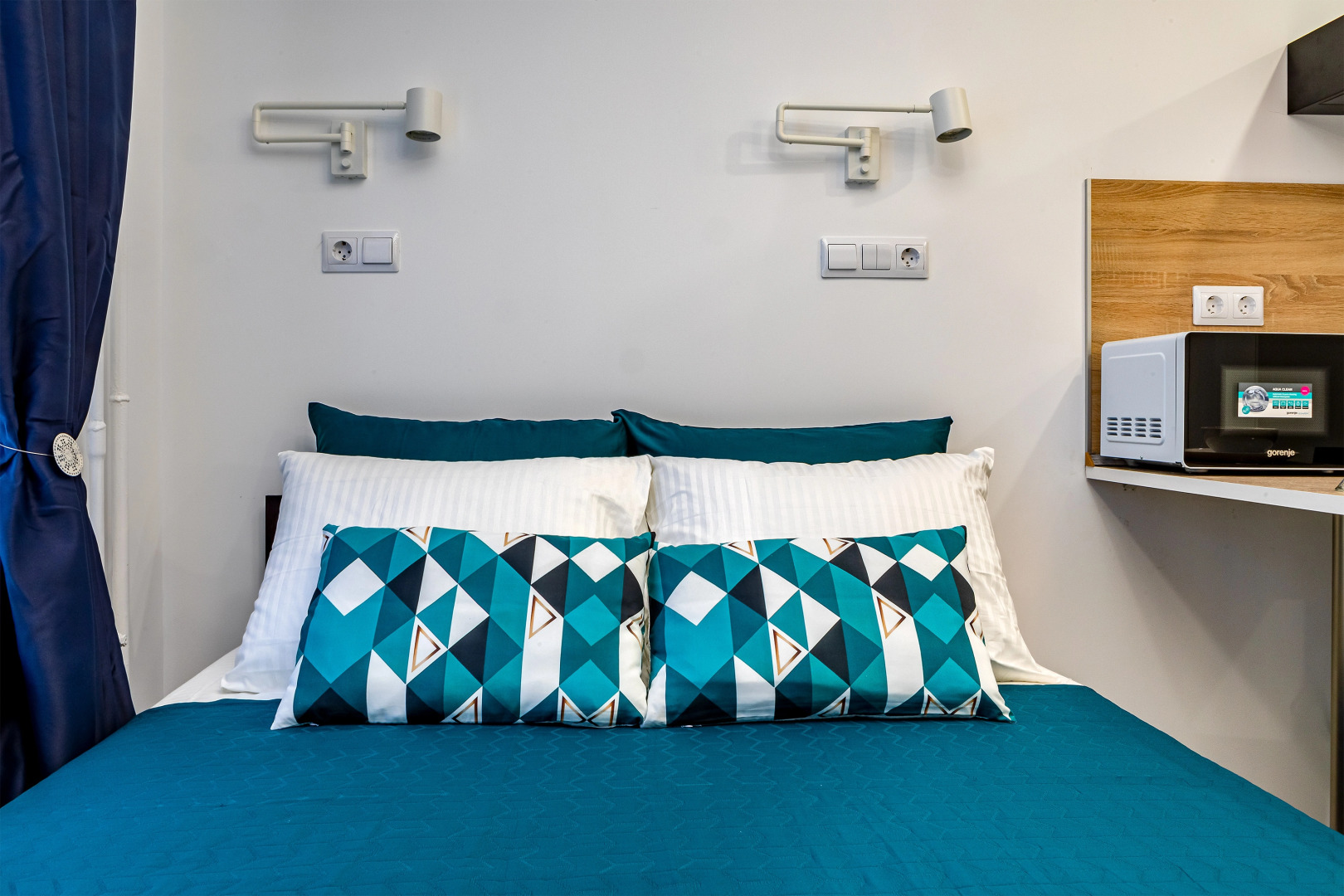 Апартаменты InHome24 в 3-5 минутах хотьбы от остановок общественного транспорта