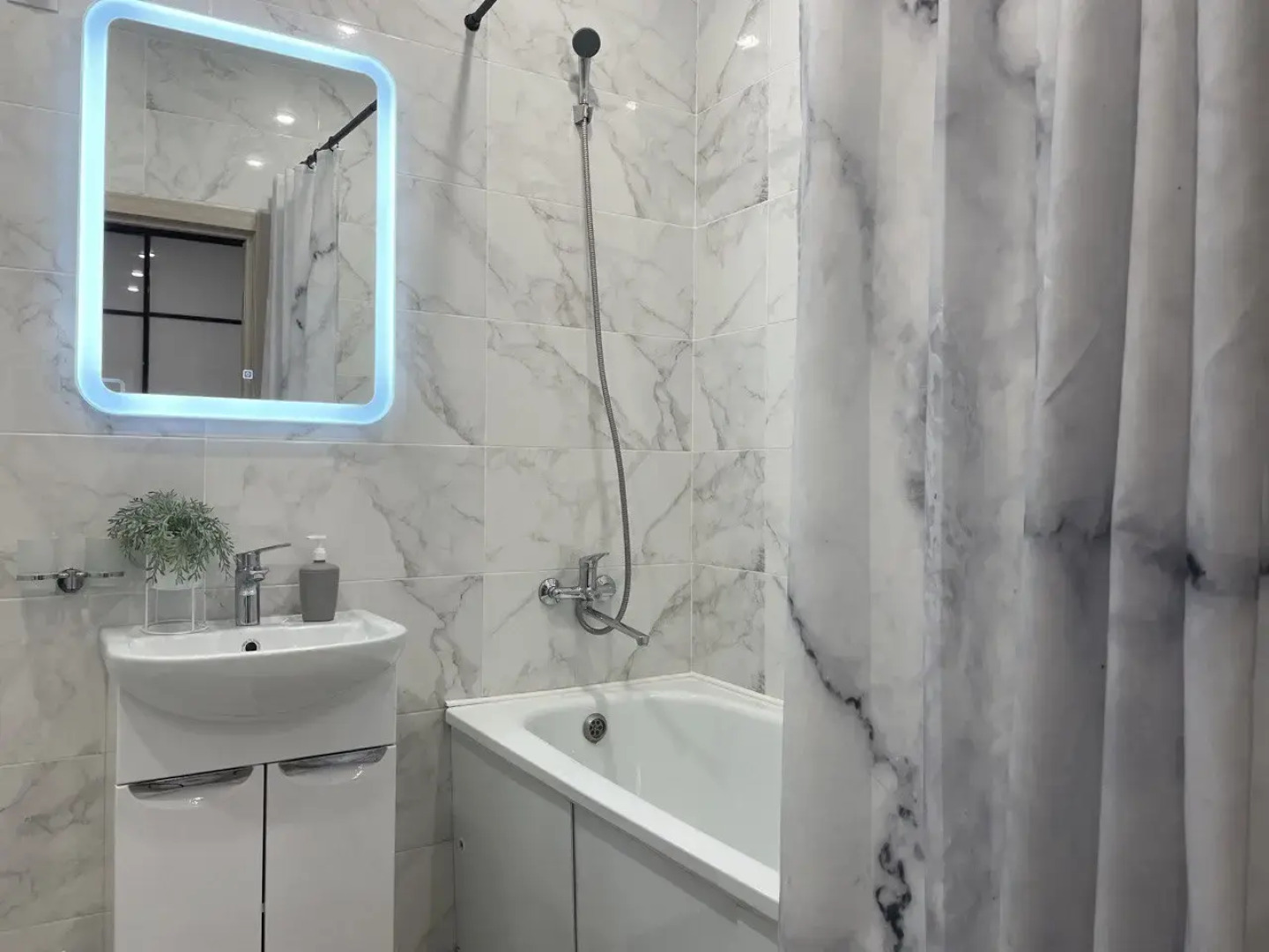 Апартамент на Плеханова 14-21