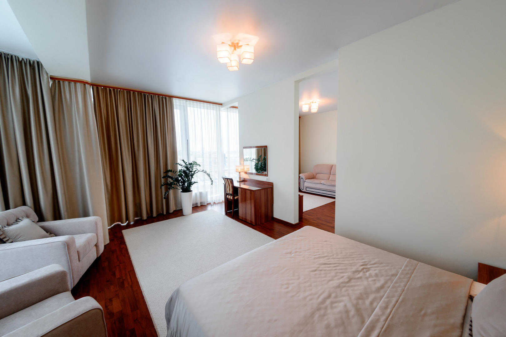 Отель Метрополис