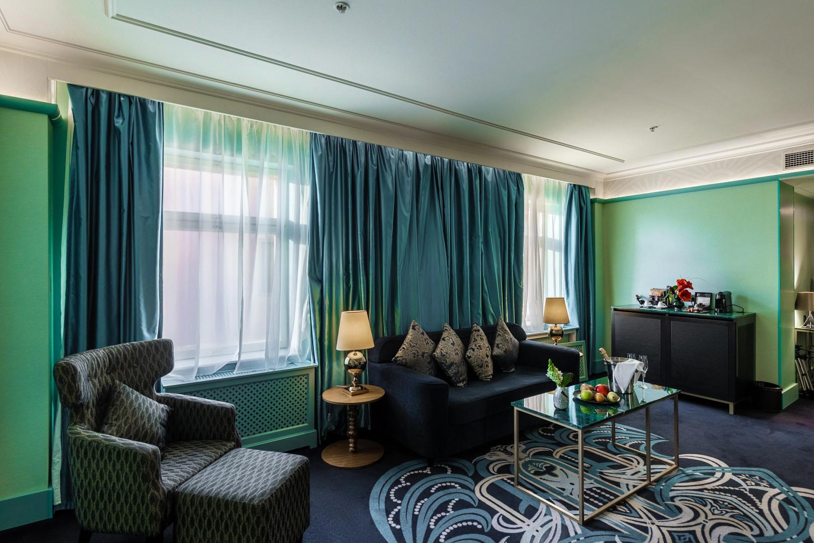Отель Cosmos Selection St. Petersburg Nevsky Royal