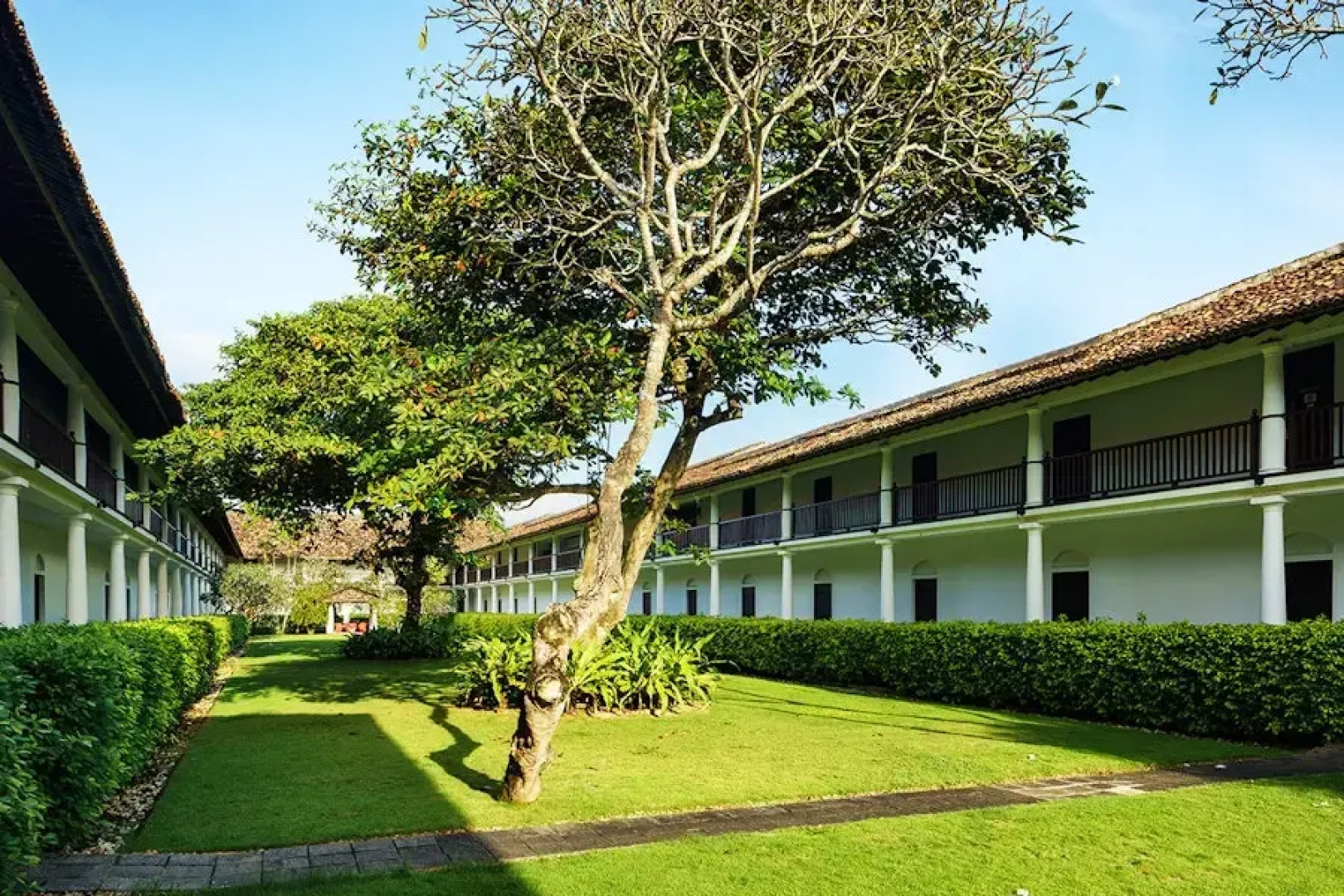 Курортный отель The Fortress Resort&Spa