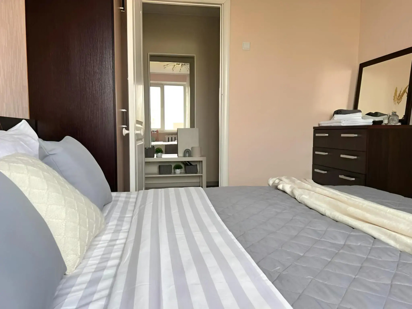 Квартира на Рихарда Зорге 42