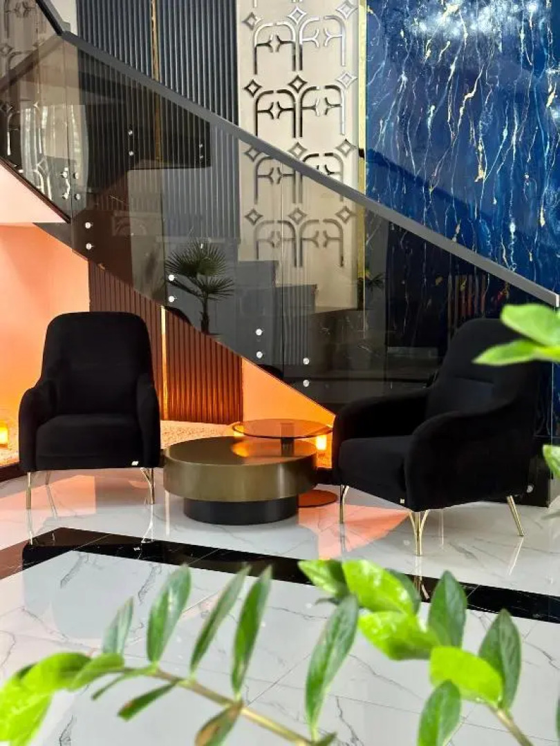 Отель Tauke Khan Plaza