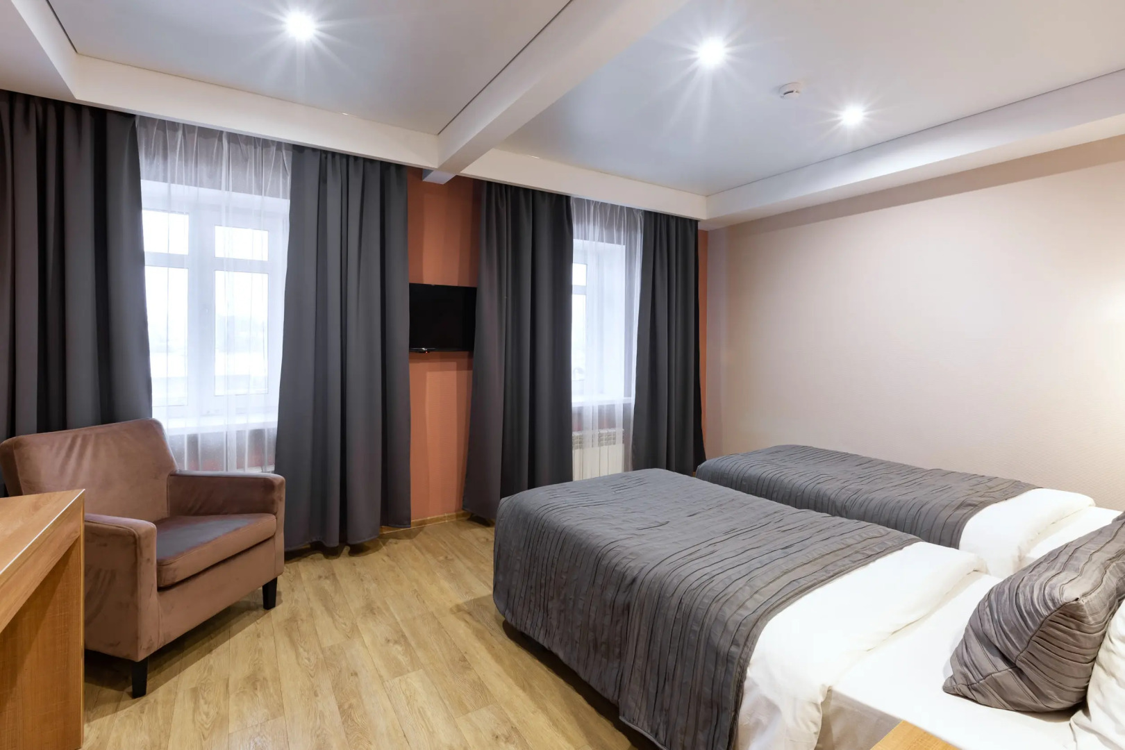 Отель Фурор